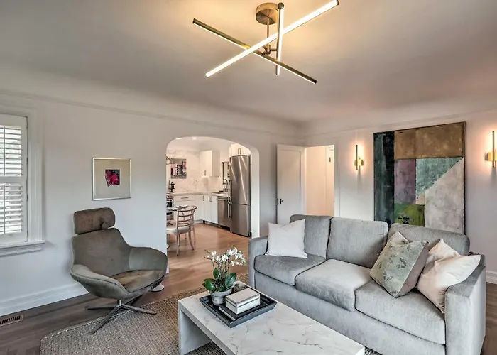 Charming Midtown Brick Home: Walk To Truckee River